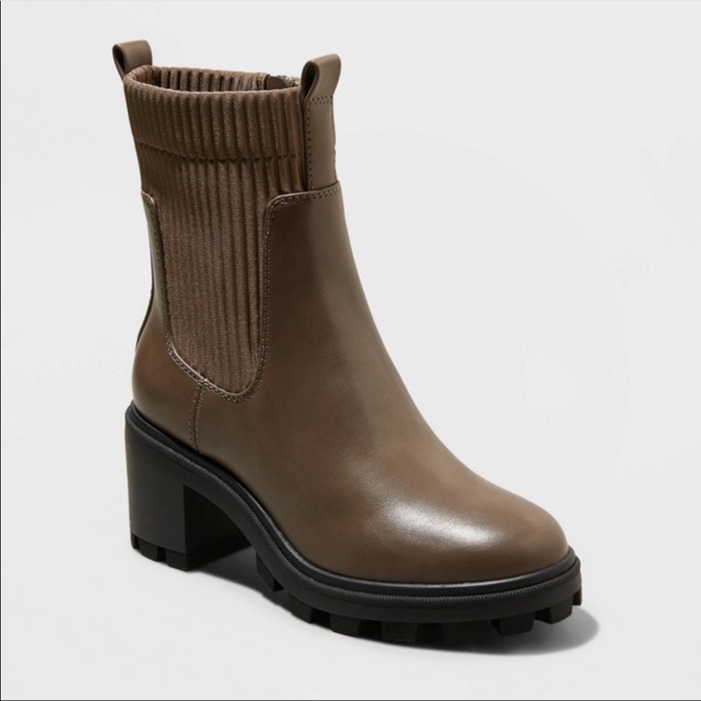Women’s Zipper Sock Brown Boots Size 8.5
